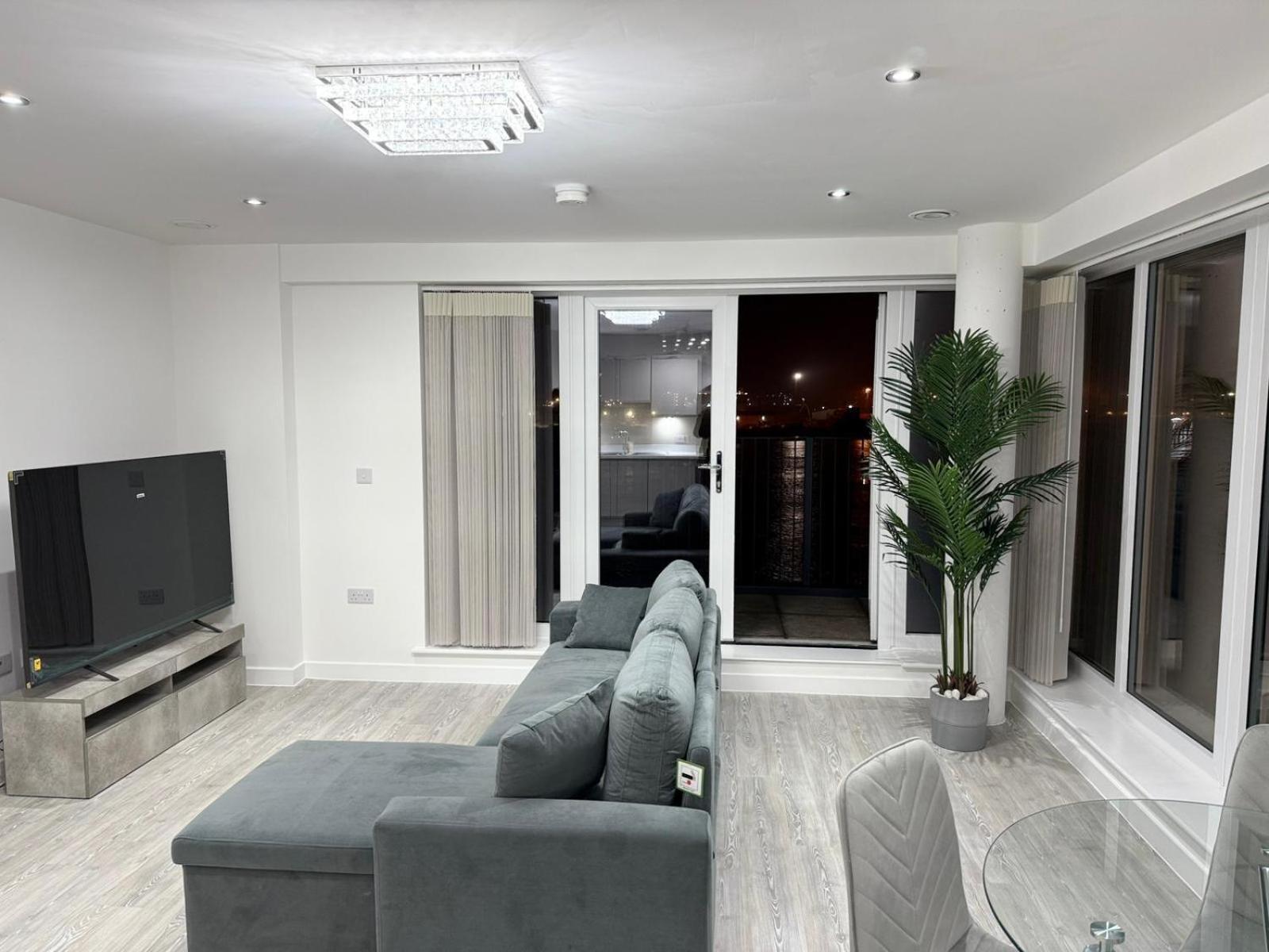 Serenity Waterfront 2 Bed Apartment Northfleet Exterior foto